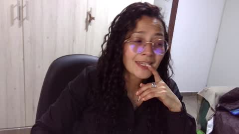  Khawit  online show from 01.01.25