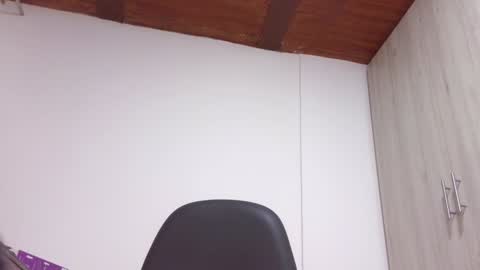  Khawit  online show from 01.28.25