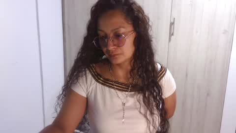  Khawit  online show from 02.26.25