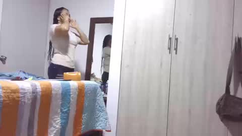  Khawit  online show from 09.17.25