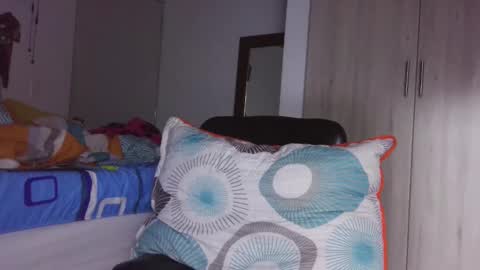  Khawit  online show from 09.18.25