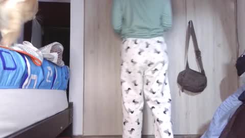  Khawit  online show from 10.08.25