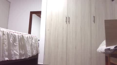  Khawit  online show from 10.15.25