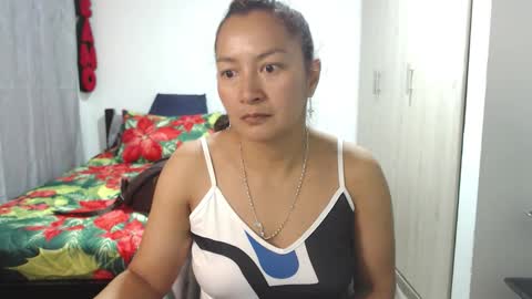  Khawit  online show from 12.04.25