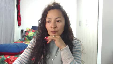  Khawit  online show from 12.18.25