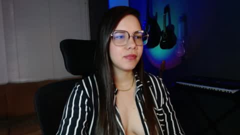 Snapshot of kay_avrill chatting on 12.05.24 Kay online show from 12.05.24