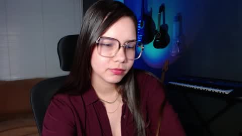 Snapshot of kay_avrill chatting on 01.25.25 Kay online show from 01.25.25