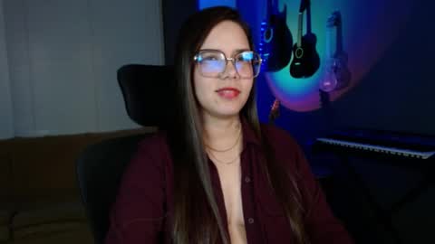 Snapshot of kay_avrill chatting on 02.23.25 Kay online show from 02.23.25