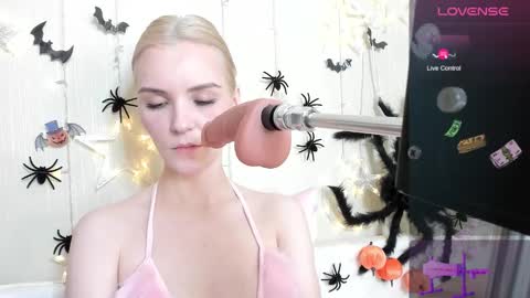 Snapshot of kaya_devis chatting on 10.24.25 KAYA online show from 10.24.25