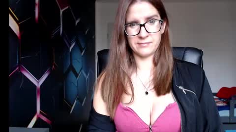 KayaLips online show from 12.04.24