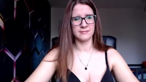 KayaLips online show from 12.10.24