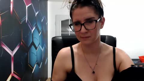 KayaLips online show from 12.11.24