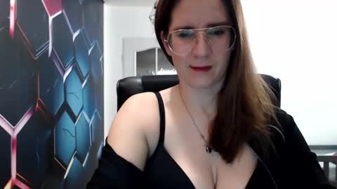 KayaLips online show from 12.28.24