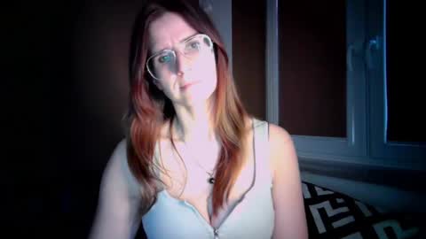 KayaLips online show from 10.15.25