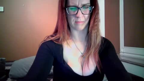 KayaLips online show from 10.24.25