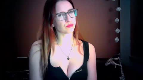 KayaLips online show from 10.30.25