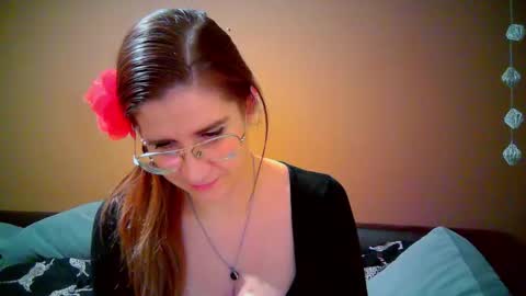 KayaLips online show from 10.31.25