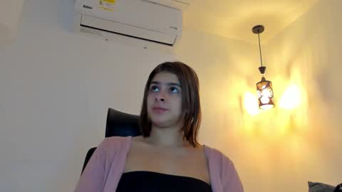      K A Y L A      online show from 09.17.25