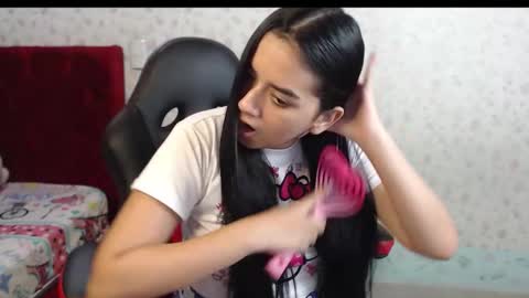 Snapshot of kaylak18x chatting on 10.12.25 Kayla online show from 10.12.25