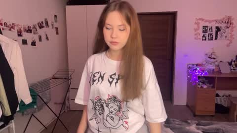 Nyelle online show from 04.25.26