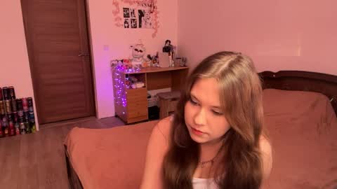 Nyelle online show from 05.12.26