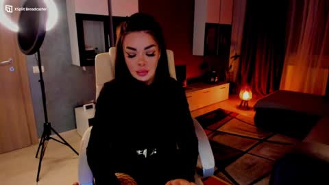Snapshot of kaylee____77 chatting on 12.11.24 kaylee online show from 12.11.24