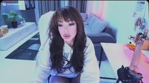 Snapshot of kaylee____77 chatting on 10.21.25 kaylee online show from 10.21.25