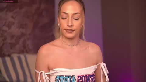 Snapshot of kayleeflynn chatting on 02.28.25 Kayleeflynn online show from 02.28.25