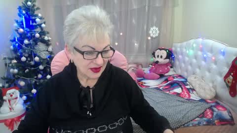 kaylesmoll online show from 12.17.24