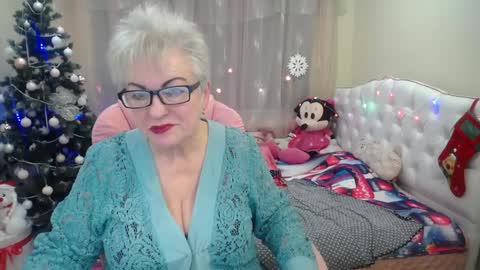 kaylesmoll online show from 12.20.24
