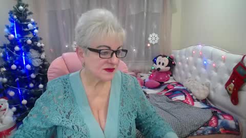 kaylesmoll online show from 12.20.24