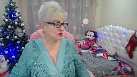 kaylesmoll online show from 12.20.24