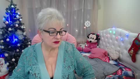 kaylesmoll online show from 12.21.24