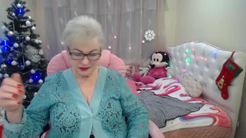 kaylesmoll online show from 12.23.24