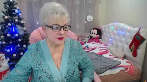 kaylesmoll online show from 12.23.24