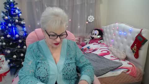 kaylesmoll online show from 12.23.24