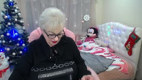 kaylesmoll online show from 12.24.24