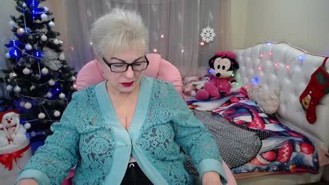 kaylesmoll online show from 12.24.24