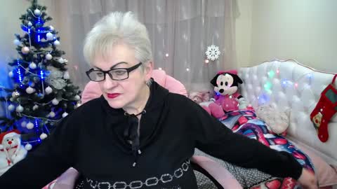 kaylesmoll online show from 12.26.24