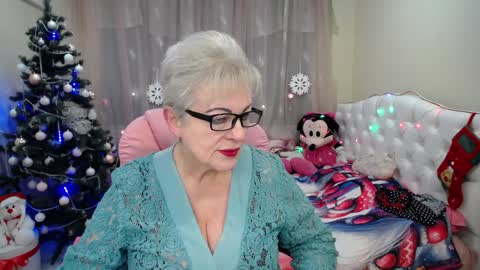 kaylesmoll online show from 12.28.24