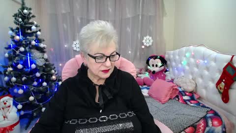 kaylesmoll online show from 12.29.24