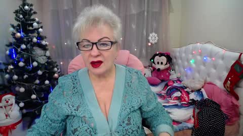 kaylesmoll online show from 12.30.24