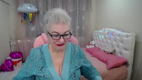 kaylesmoll online show from 01.28.25