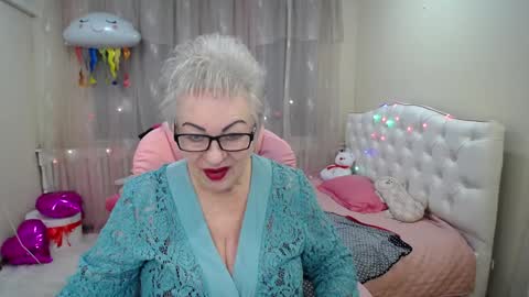 kaylesmoll online show from 01.28.25