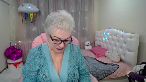 kaylesmoll online show from 01.30.25
