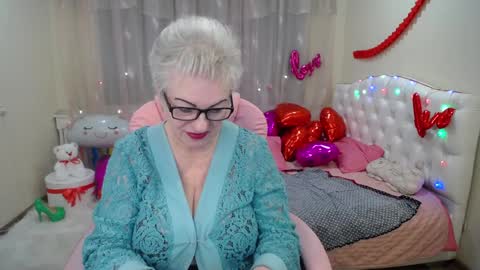 kaylesmoll online show from 02.08.25