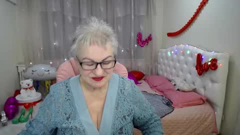 kaylesmoll online show from 02.18.25