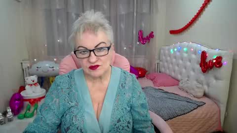 kaylesmoll online show from 02.20.25