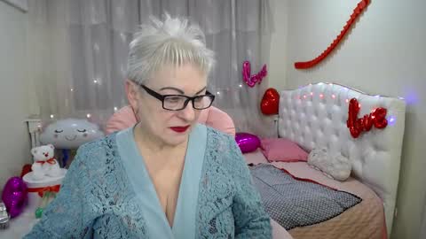 kaylesmoll online show from 02.22.25