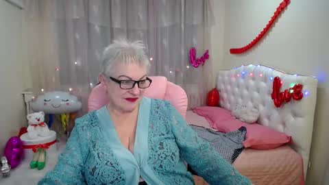 kaylesmoll online show from 02.23.25
